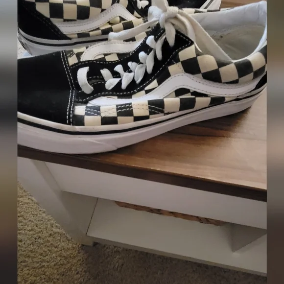 Vans - Picture 2 of 2